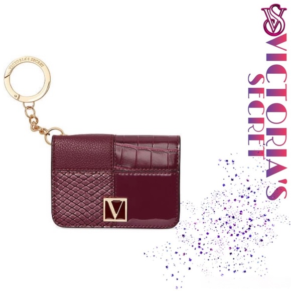Victoria's Secret Accessories - VICTORIA’S SECRET Foldable Card Case Keychain in Bordeaux Patchwork!